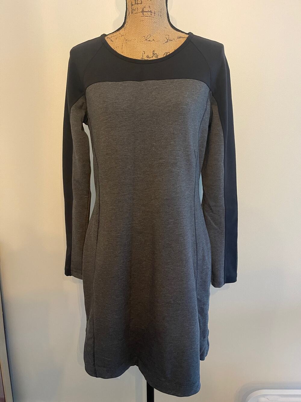 Athleta Gray and Black Long Sleeve Dress Size Medium